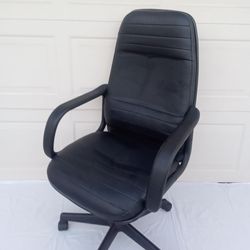 Black Leather Executive Professional Rolling Swivel Office Chair with Adjustable Seat Height & Armrests - Made in USA Comfortable & Well Constructed