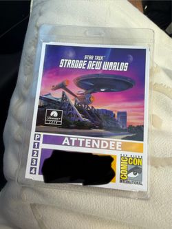 Comic con 4 day pass w/ Preview night