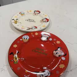 Set of 2 Disney Mickey & Friends Christmas Themed Ceramic Holiday Plates