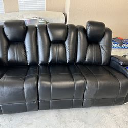 Rooms To Go Leather Power Recliner 