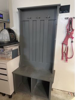 Entry shelf