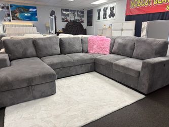 Pull Out Sleeper Sectionals In Stock 30-70% Off Retail !!