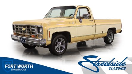 1982-85 Chevrolet Silverado. C10. C30. C 20 headlights Bezels . Suburban . Blazer K5. GMC c25 Sierra .