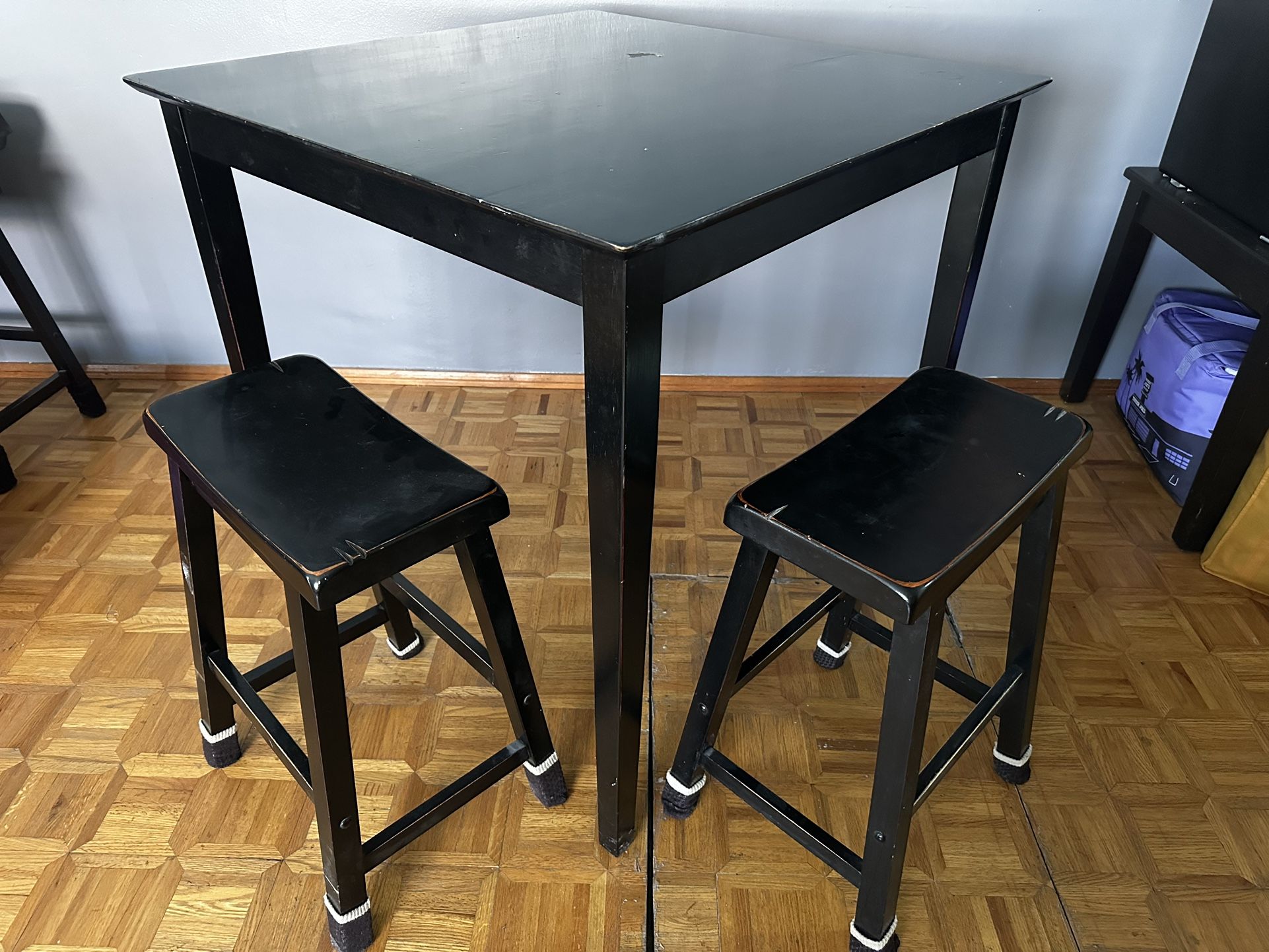 Square Tables W/4 Stools