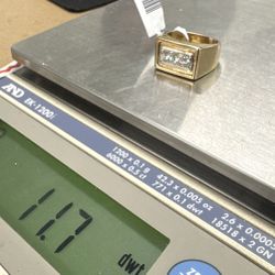 14 Yellow Gold Ring W Diamonds 