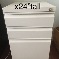 File Cabinet - Small White 3 Drawers Under Desk Or Table, Has Wheels, No Key 