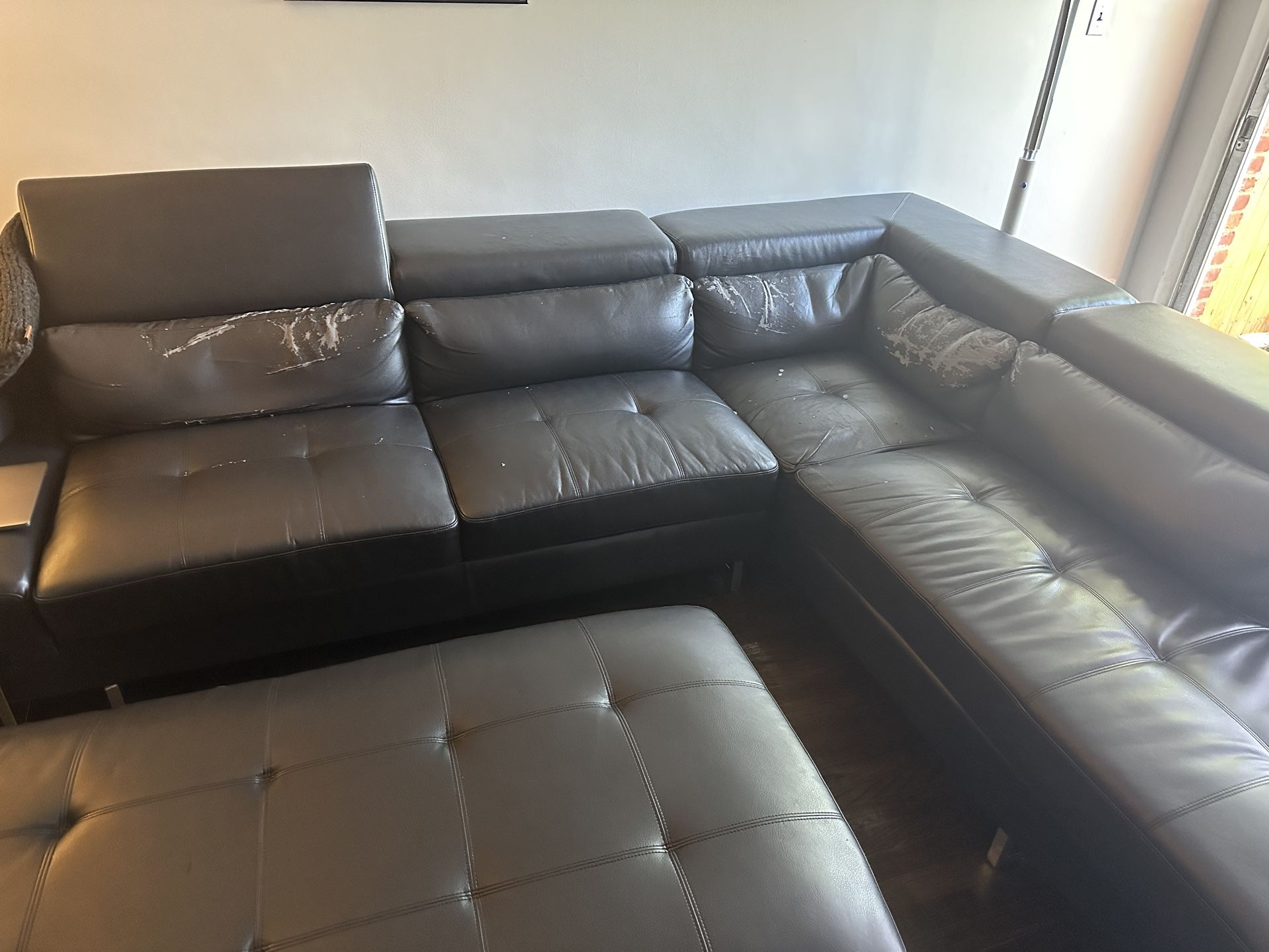 Black Sectional Couch 