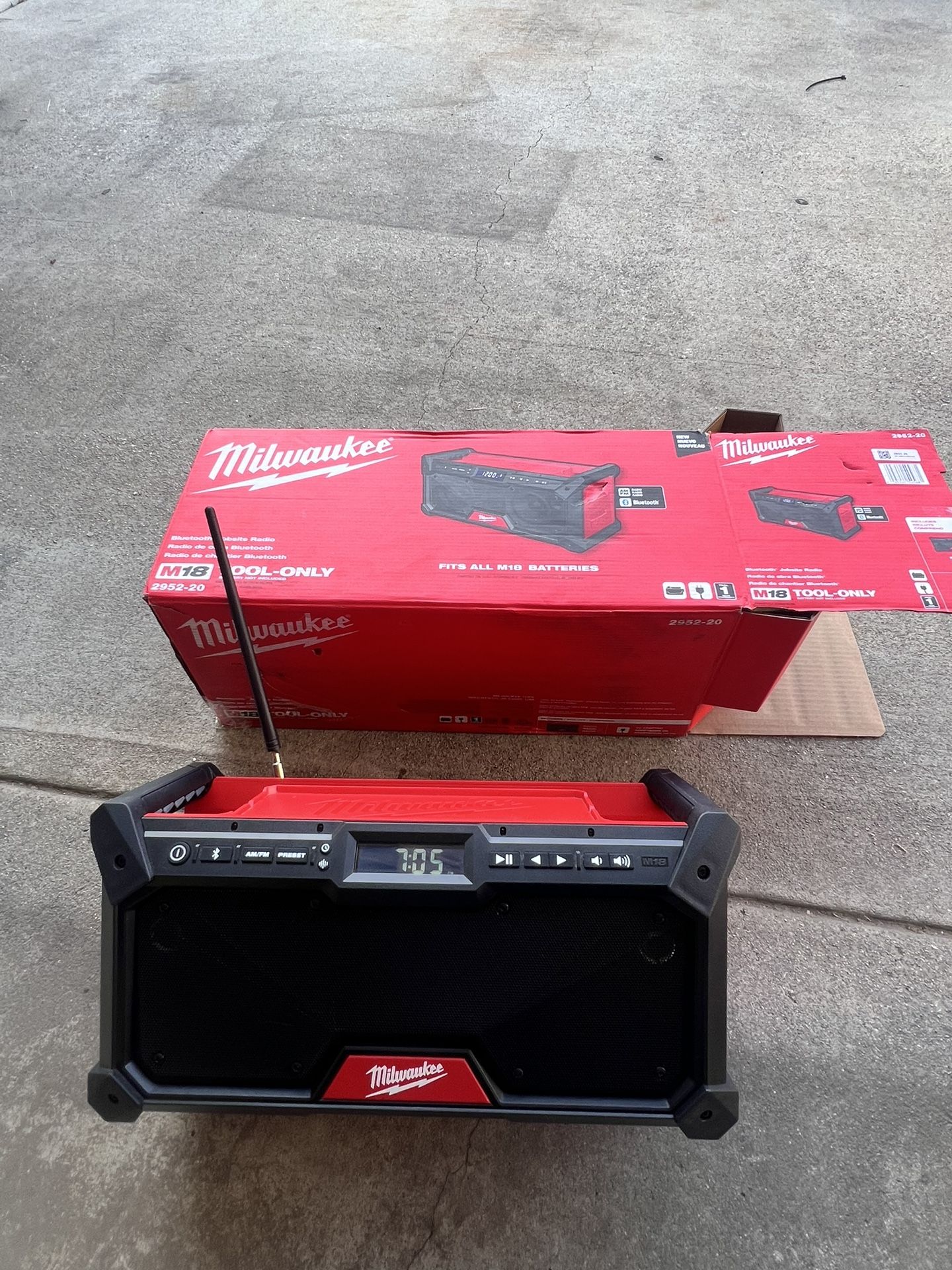 Milwaukee M18 Bluetooth Jobsite Radio New