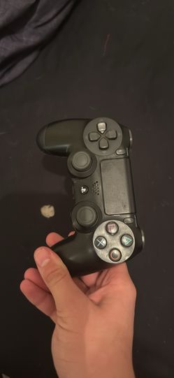 PS4 controller