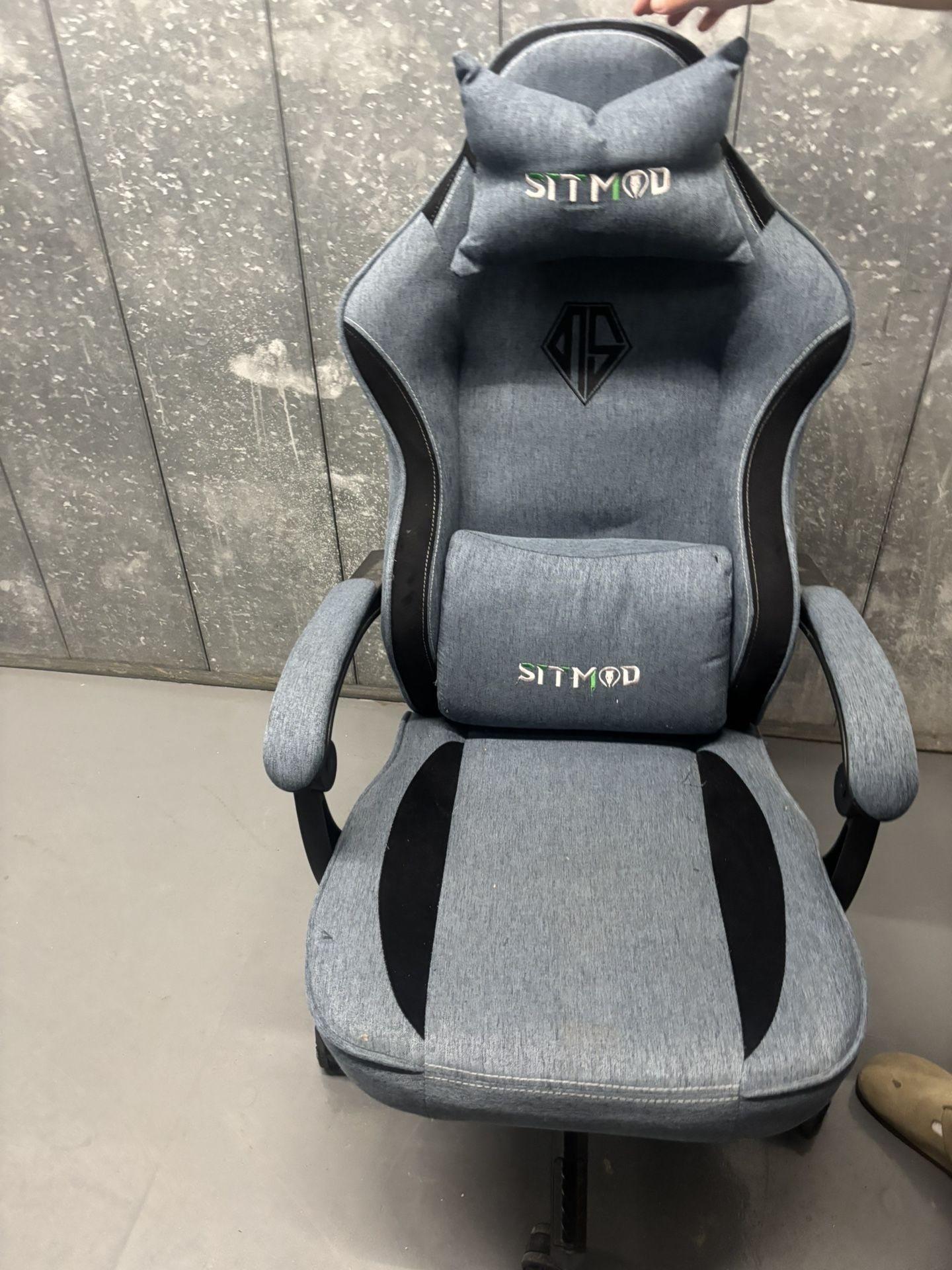 itMod Ergonomic Gaming Chair – Adjustable, Comfortable, Great Condition
