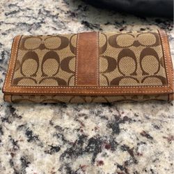 Coach Designer Women’s Wallet In Great Shape, Stitching, Perfect Guaranteed Authentic