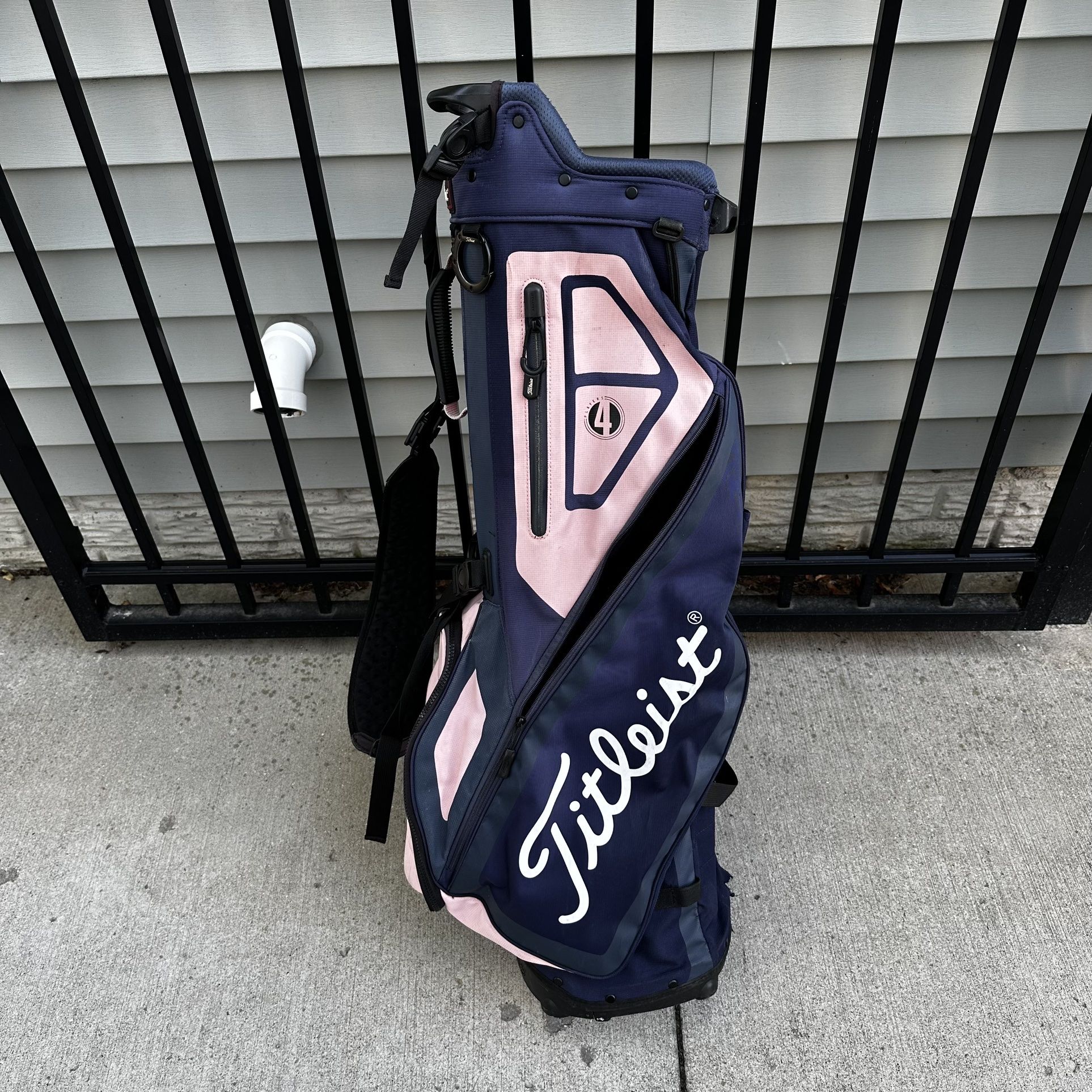 Titleist キャディバッグ ネイビー ピンク Titleist women's 4-Way, navy & pink Golf Bag for Sale in Berkley
