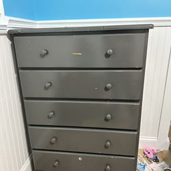 5 Drawer Dresser (wood) 