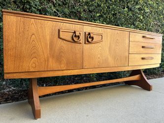 Beautiful Mid Century Modern Teak Credenza/Sideboard by Beautility -