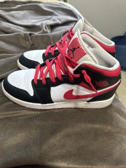Air Jordon Youth Mids