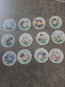 Vintage Lena Liu's 3D collectable plates