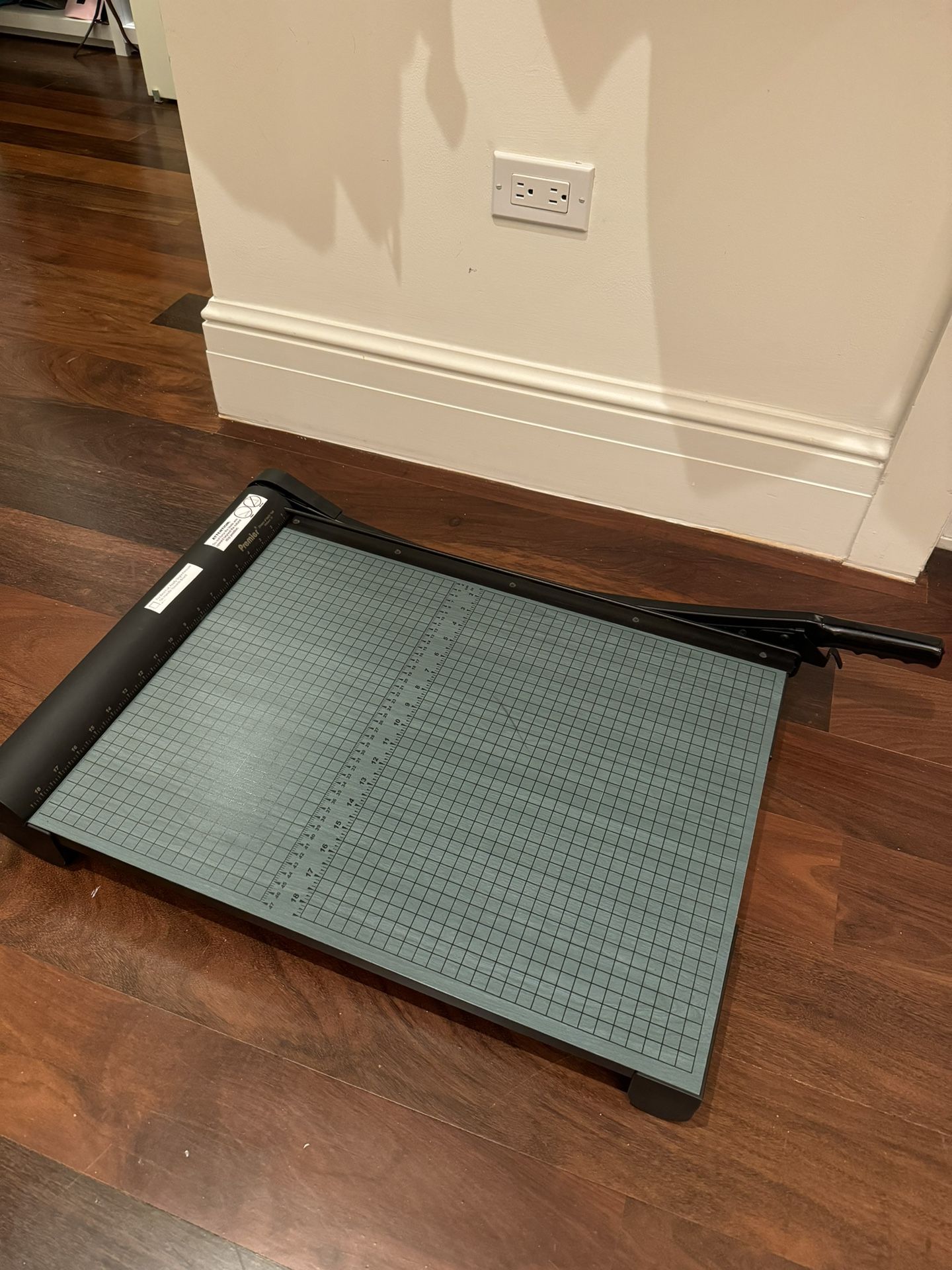 Uline premier Paper Cutter, 18x24 Inches