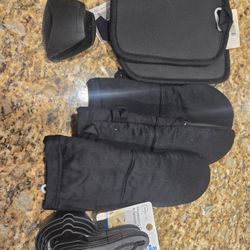 New Black Oven Mits And Hot Pad Set