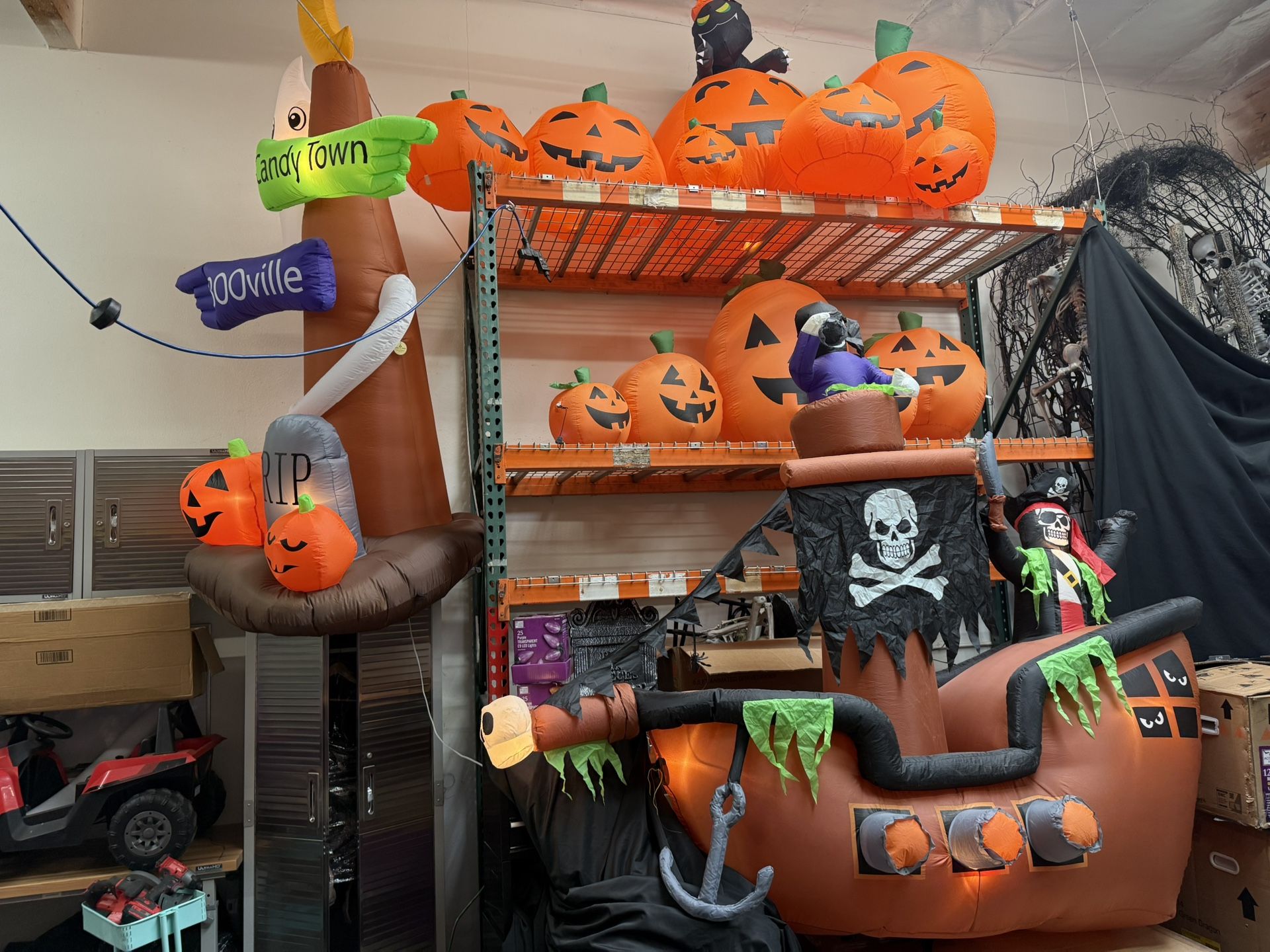 🎈 HALLOWEEN INFLATABLES BLOWOUT SALE – TODAY ONLY! 🎃