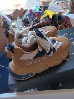 Caerhlof Chunky Sneakers Tan and Navy