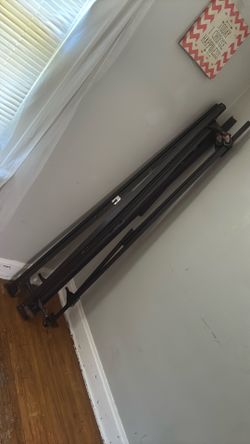 Need gone moving queen metal frame