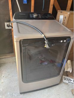 Need space! Need to get rid dryer ASAP  Samsung electric dryer  * Selling because we no longer need it * Pickup only located in Missouri City 77459  A