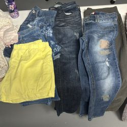 Women’s Clothes X-Large Bras, Shorts, Leggings , Jeans , Sleeveless Shirts, Long Sleeved Shirts 
