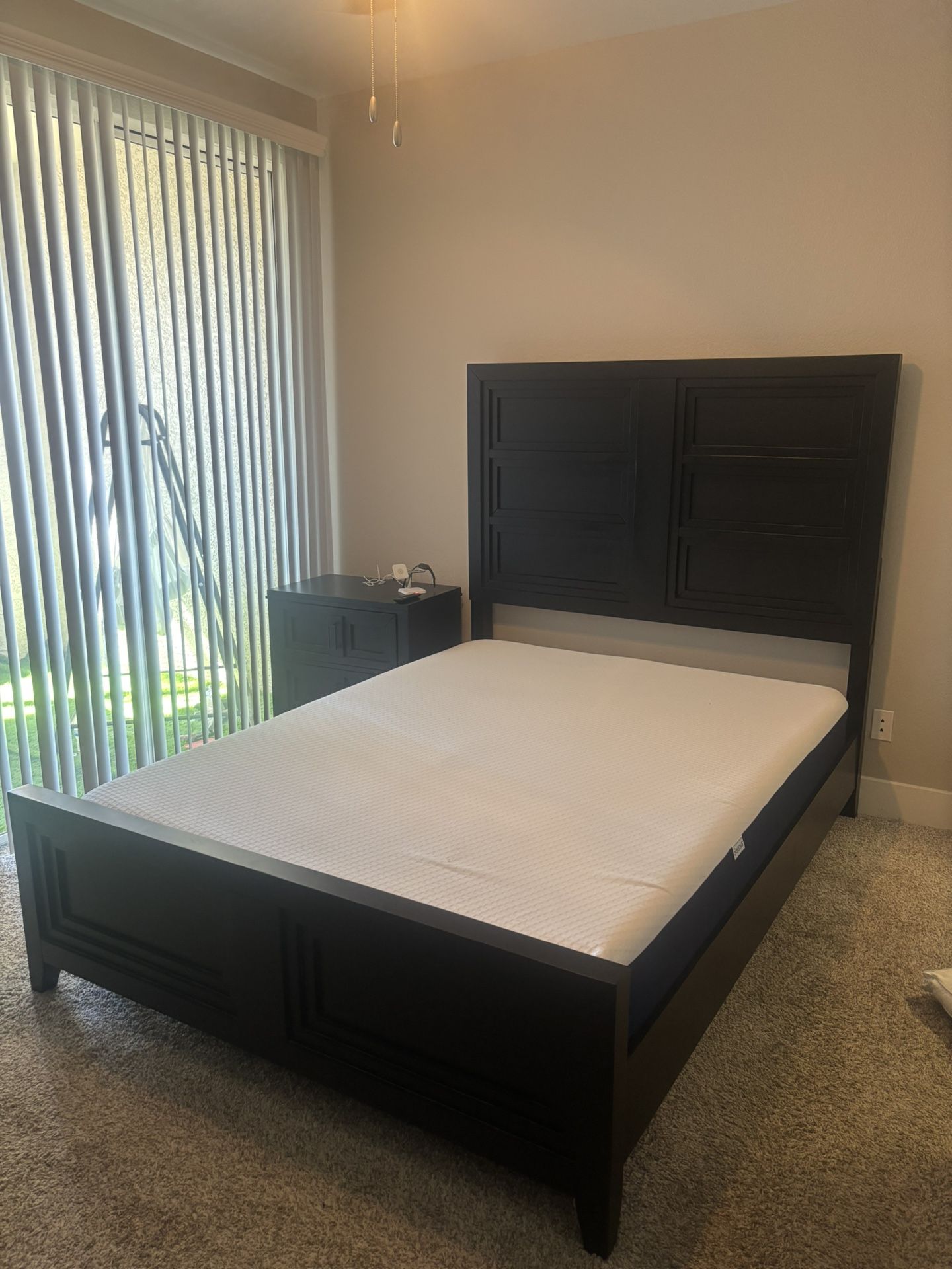 Queen Bed Set
