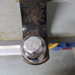 Trailer Hitch For Pickup Truck With Lock