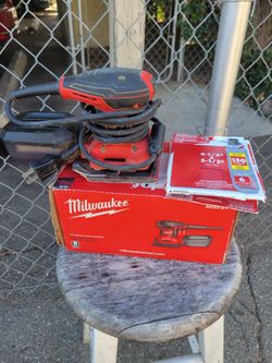Milwaukee 1/4 Sheet Palm Sander 6033-21
