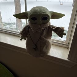 Baby Yoda Animatronic Figure