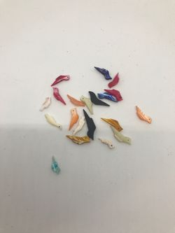 20 Little shells bird beads