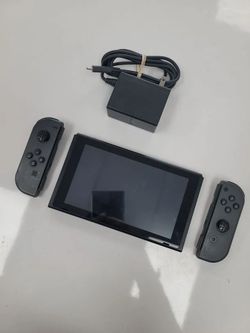 Nintendo Switch - V2 with Gray Joy-Con HAC-001(-01) Fair