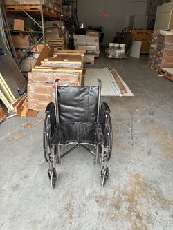 Drive Medical Wheelchair – Good Condition