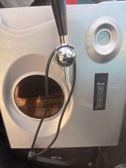 Portable beer dispenser