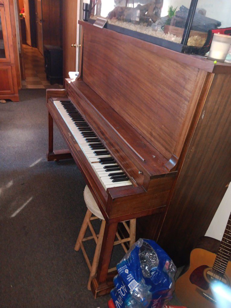 Extra Large Piano