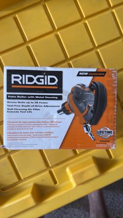 Palm  nailer with metal housing