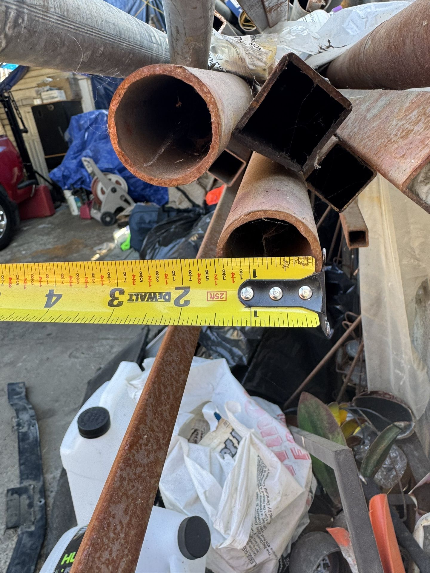 Metal Pipe 1 1/2 X 20 ‘