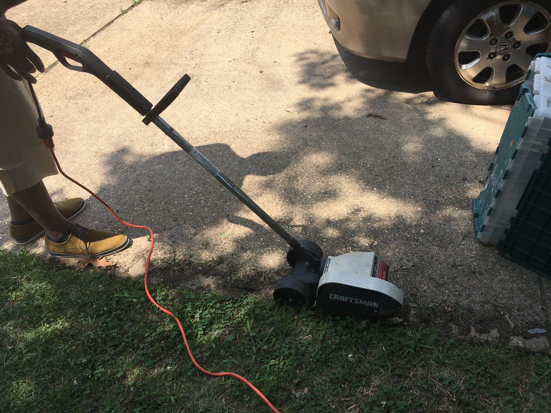 Nice electric edger heavy duty only $45 firm