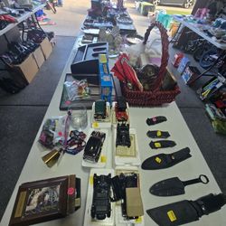 Garage Sale - Today- Val Vista & Baseline