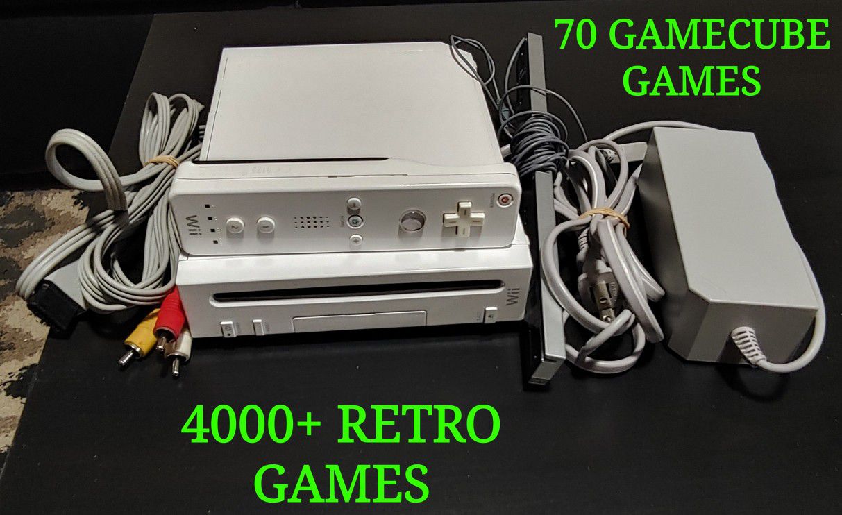WII WITH 70 GAMECUBE GAMES AND 4K+ RETRO GAMES