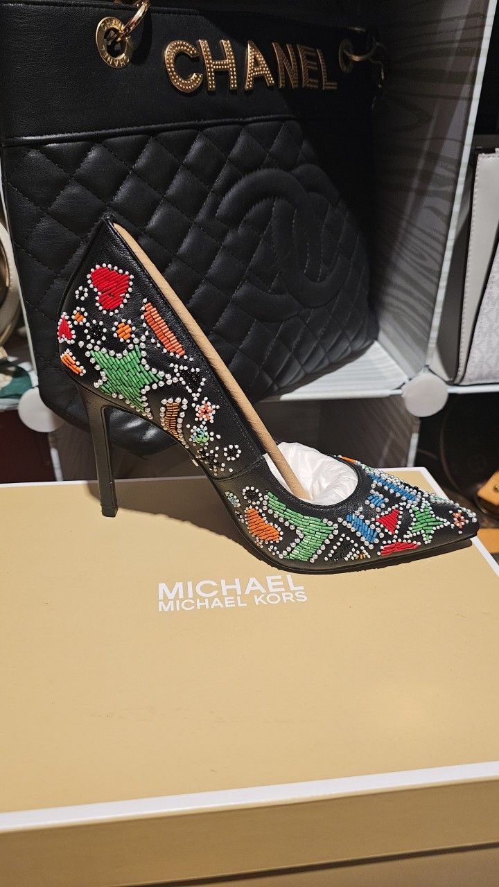 Limited EDITION Michael Kors Keke Pumps Large Wristlet