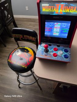 Mortal Kombat mini arcade & Mortal kombat stool