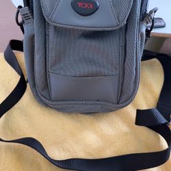 Tumi T2 Steel Green Charlton Organizer Tote 580PW  Crossbody 