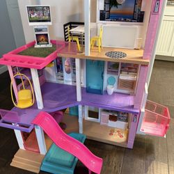 Barbie Dream House 
