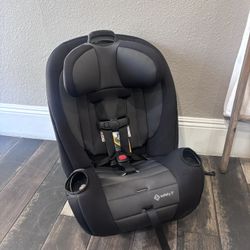 ONLY USED ONCE CONVERTIBLE CAR SEAT!