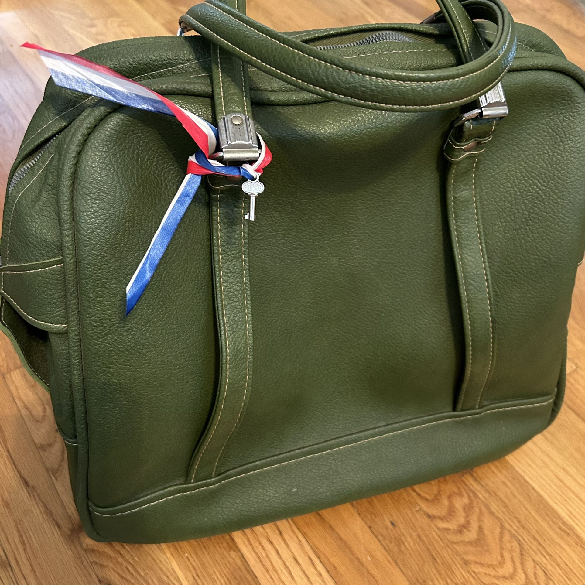 Vintage American Tourister Tiara Carry-On Bag *with KEY — Mid Century — Great Condition