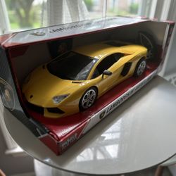 R/C Lamborghini Aventador