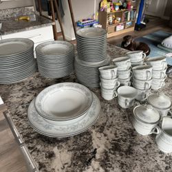 Mikasa Fine China In Dresden Rose 19009