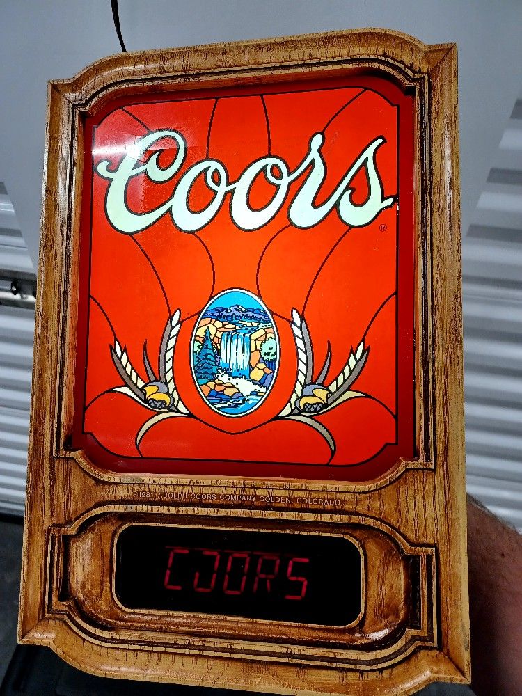 Vintage Coors Beer Collectible Wall Sign 1981 With Clock & Lights Wall Decor

